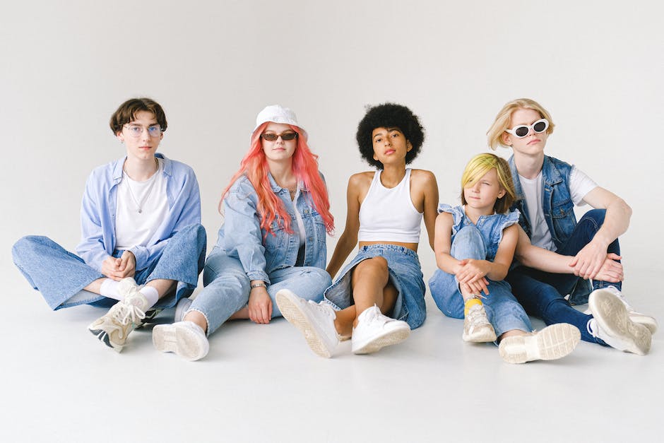 The Ultimate Guide to Styling Women's Sneakers with Every Outfit