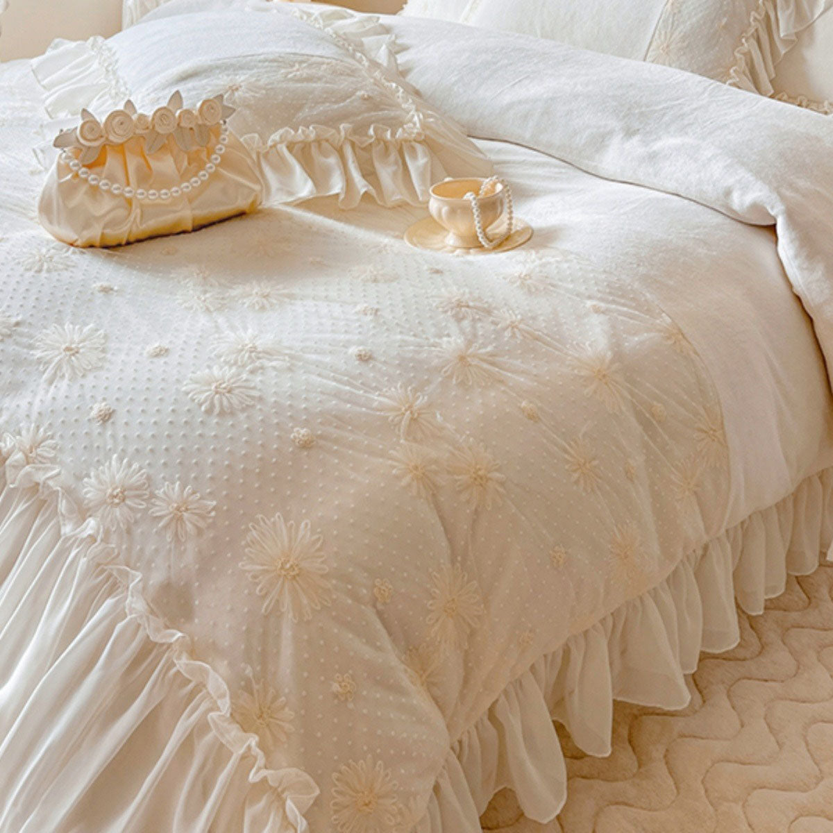 Princess Pleated Lace Winter Coral Velvet Warm Four-Piece Bed Set - Harmony Gallery