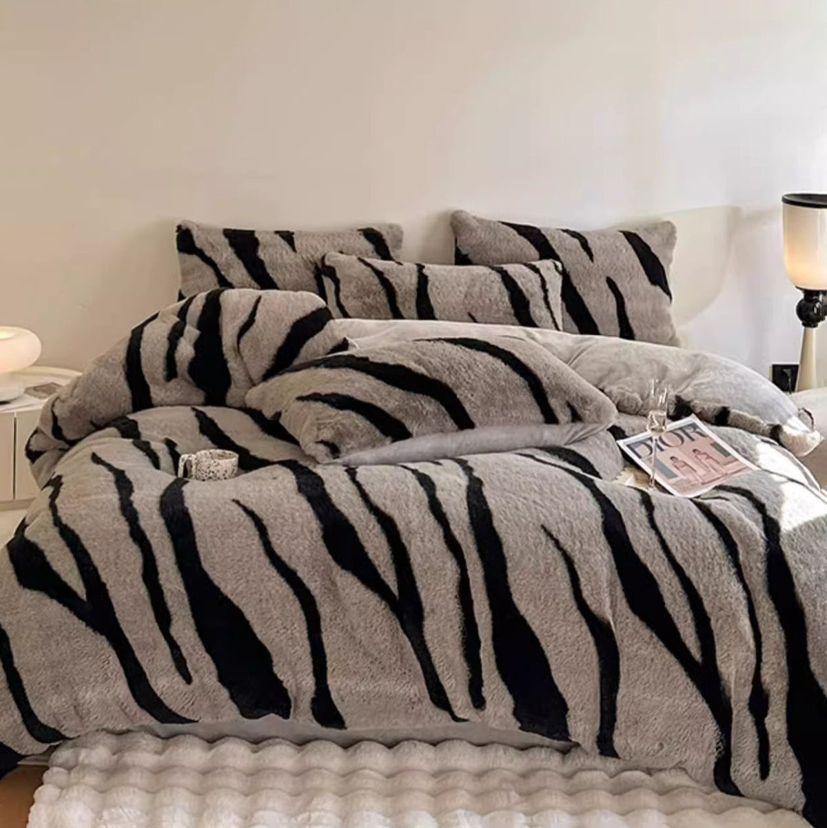 Light Luxury Rabbit Hair Milk Velvet Four-Piece Double-Sided Bed Set - Harmony Gallery