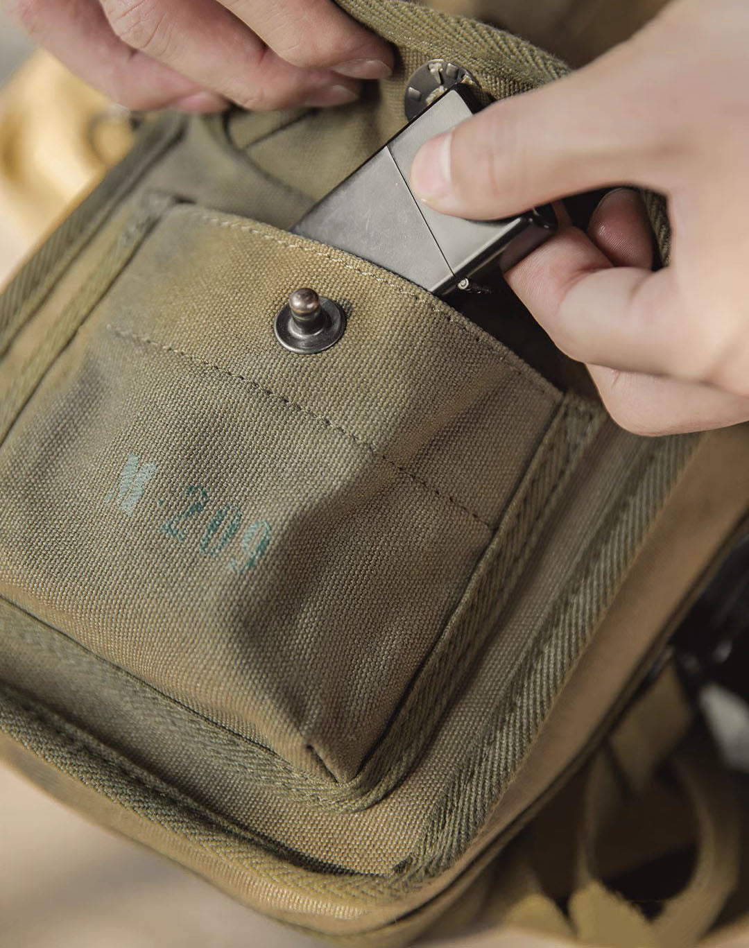 American M209 Tactical Canvas One-Shoulder Magnetic Men's Bag - Harmony Gallery