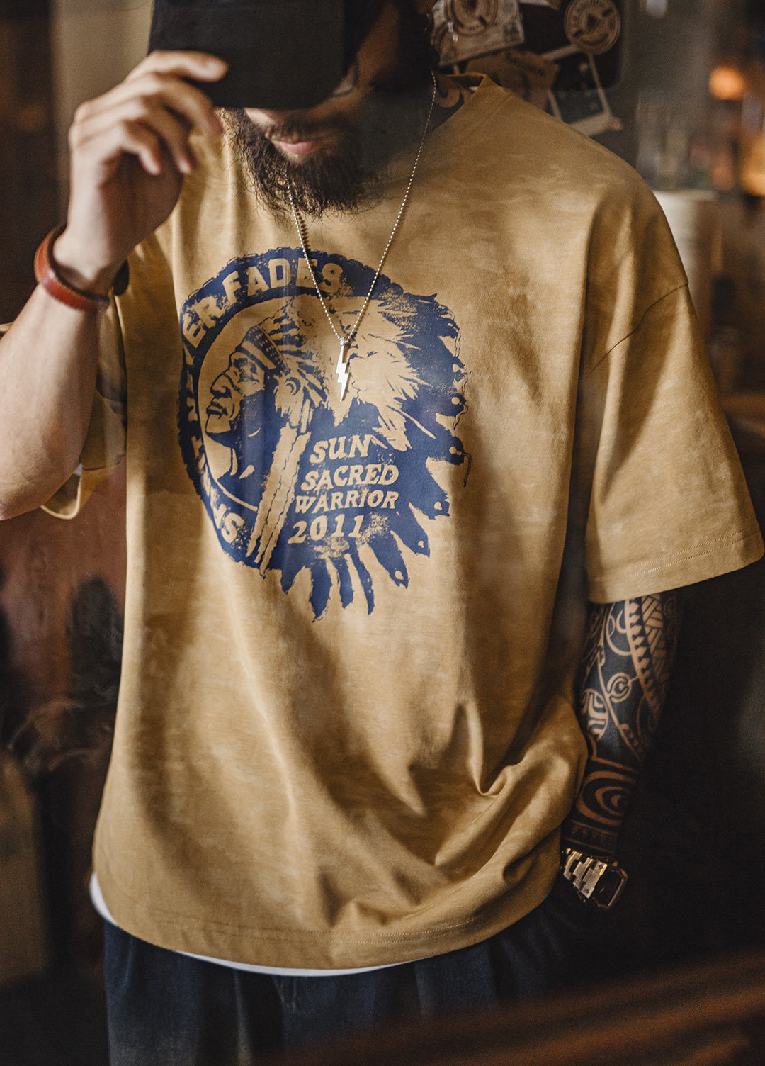 American Retro Batik Print  Distressed Wood Brown Daily Men's T-Shirt