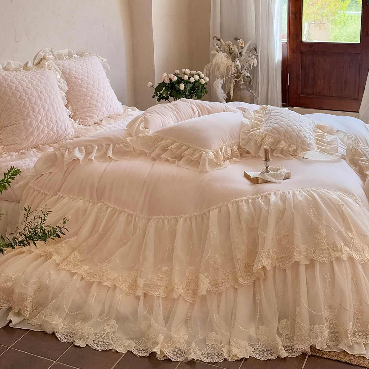 French Romantic Four-Pieces Thickened Warm Double-Sided Baby Lace Trim Bed Set - Harmony Gallery
