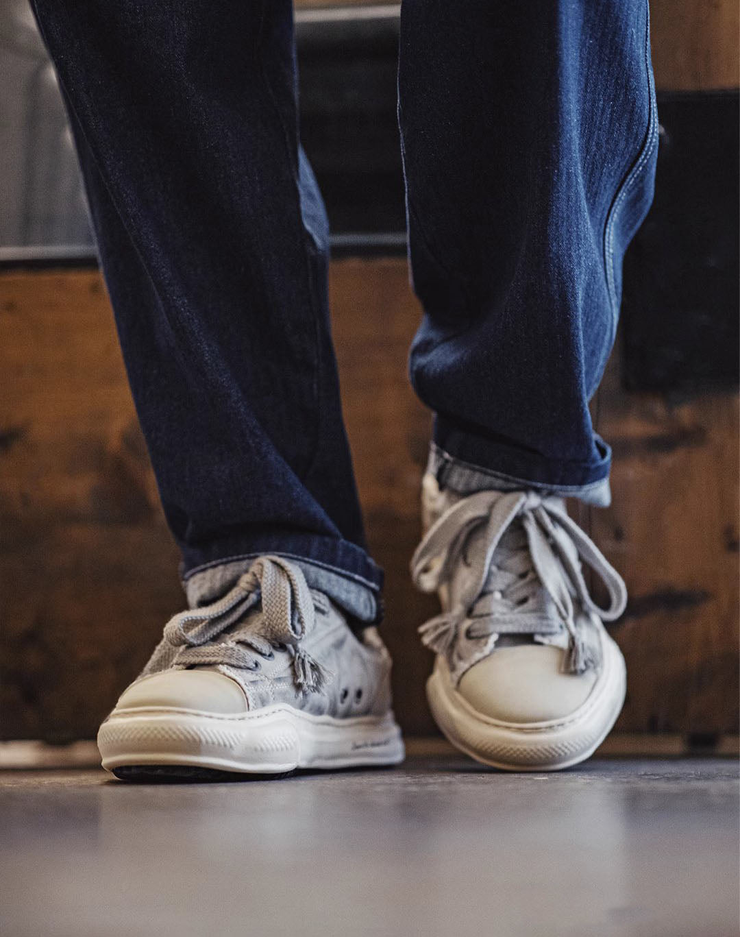Slate Gray Thick-Soled Niche Low-Cut Men's Canvas Shoes - Harmony Gallery