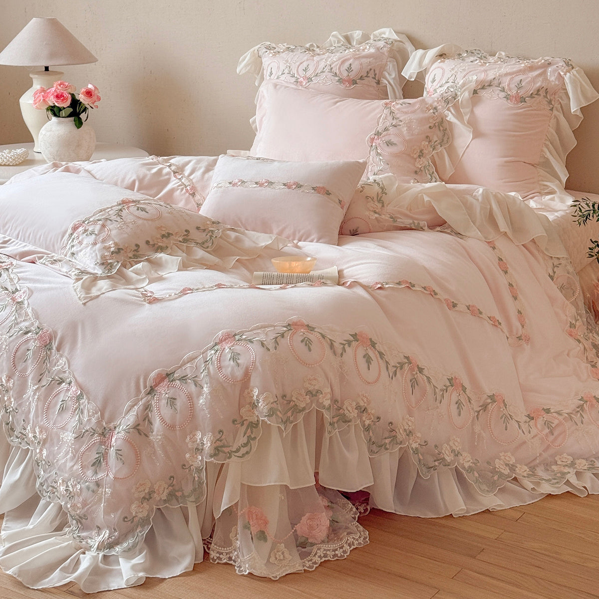 French Fleece Lace Trim Thickened Mattress High Density Four-Piece Bed Set - Harmony Gallery