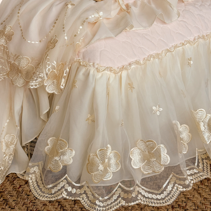 French Romantic Four-Pieces Thickened Warm Double-Sided Baby Lace Trim Bed Set - Harmony Gallery