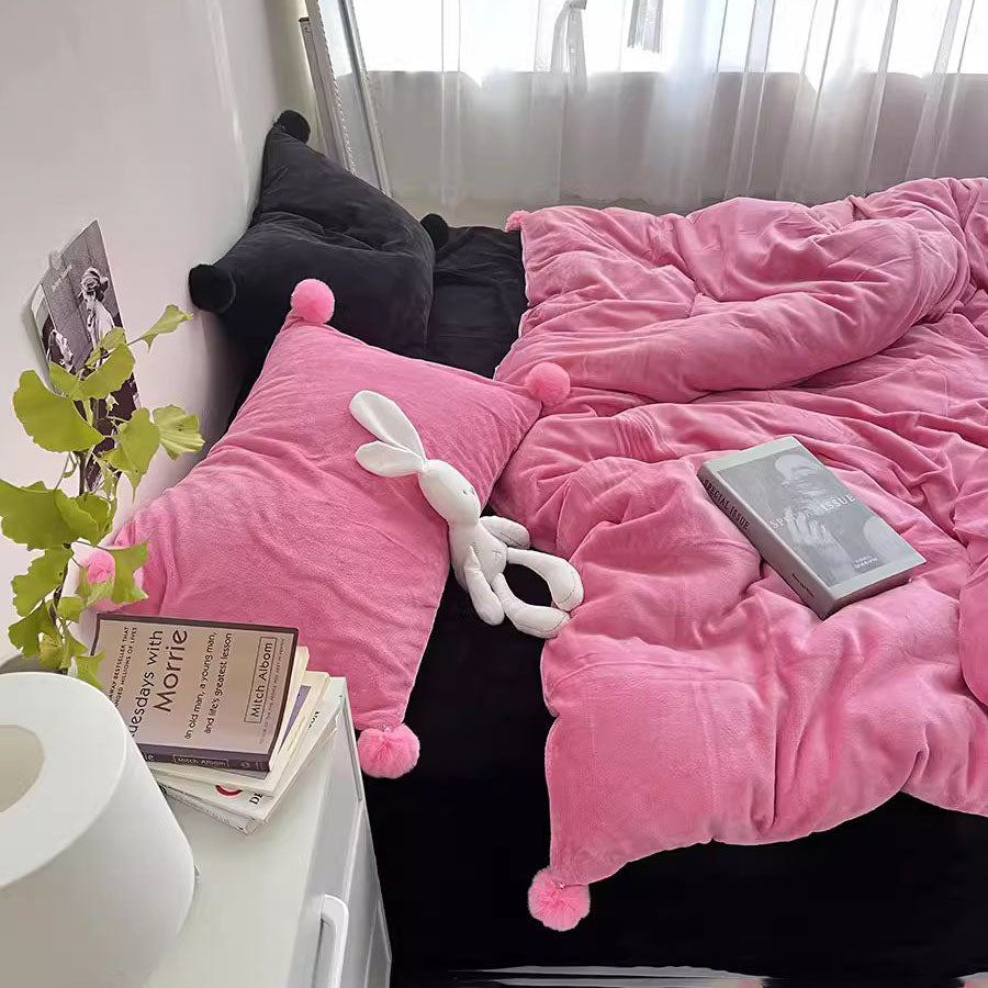 Contrast Color Retro Milk Velvet Four-piece Thickened Warm Bed Set - Harmony Gallery