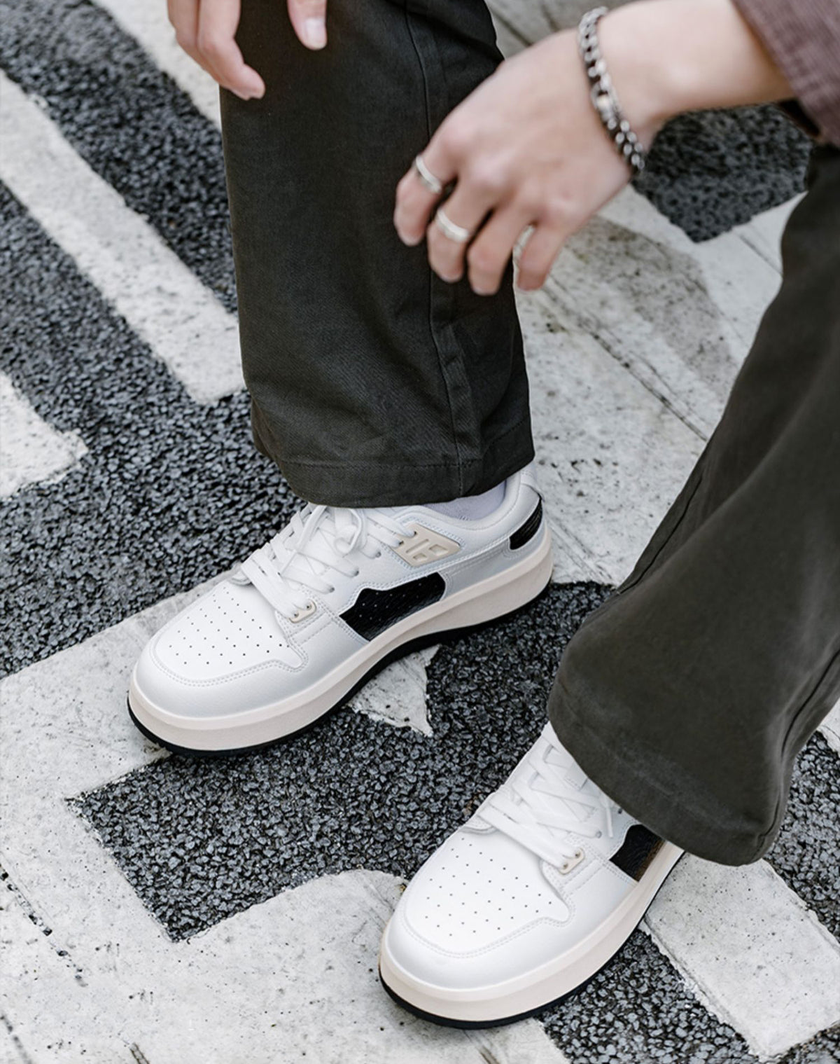 American Black And White Crushed Ice Skateboard Sports Men's Casual Shoes - Harmony Gallery