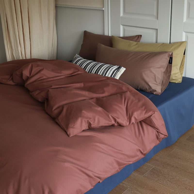 Minimalist Color-Blocked Warm Pure Cotton Thickened Brushed Four-Piece Bed Set - Harmony Gallery