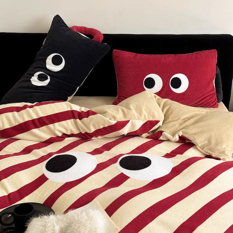 Big Eyes Queer Thickened Warm Milk Velvet Four-Piece Coral Bed Set - Harmony Gallery