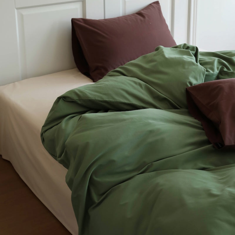 Minimalist Color-Blocked Warm Pure Cotton Thickened Brushed Four-Piece Bed Set - Harmony Gallery