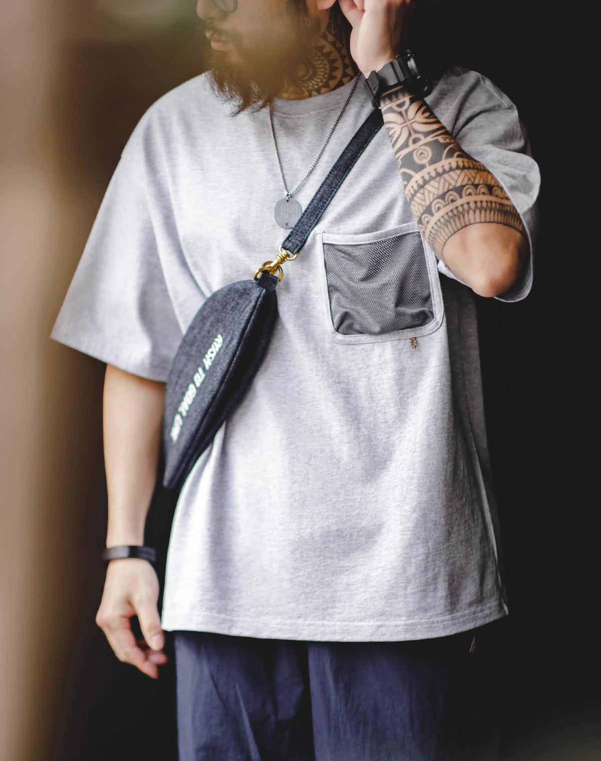 American Mountain Pocket off-shoulder Half-Sleeved Men's T-Shirt - Harmony Gallery