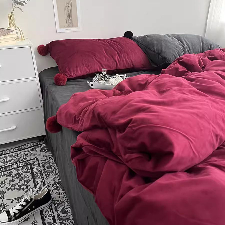 Contrast Color Retro Milk Velvet Four-piece Thickened Warm Bed Set - Harmony Gallery