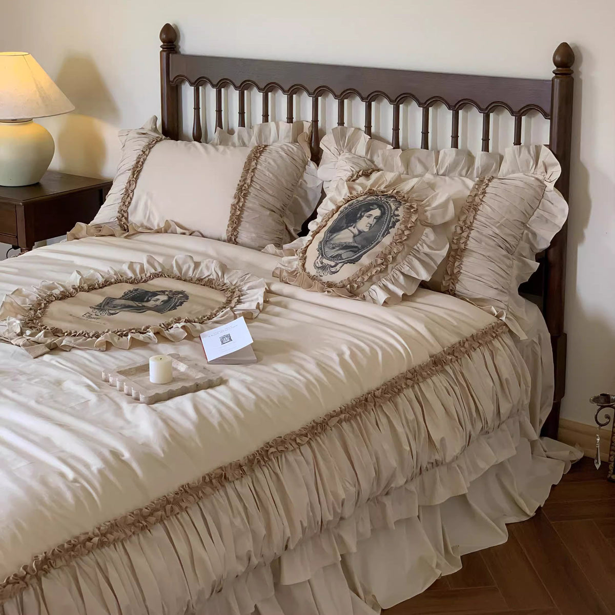 Romantic Paris Dream Four-piece Lace Figure Painting Cotton Bed Set - Harmony Gallery