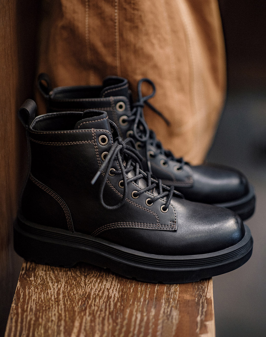 American Retro Work Black Mid-Top Thick-Soled Brogue Men's Boot - Harmony Gallery