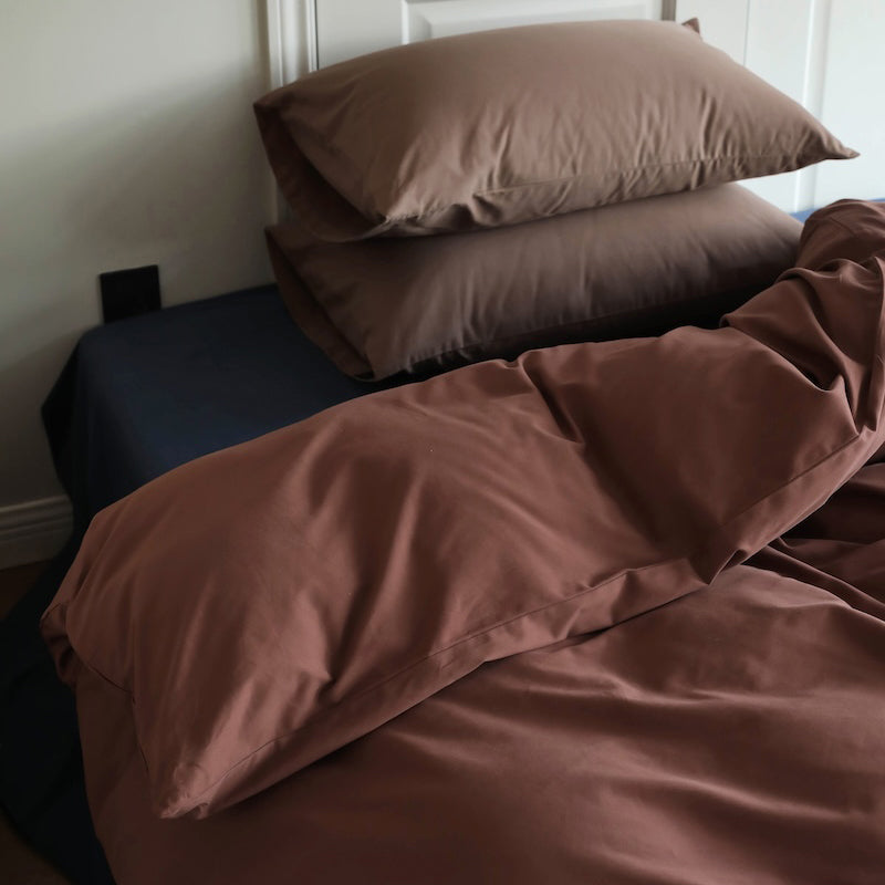 Minimalist Color-Blocked Warm Pure Cotton Thickened Brushed Four-Piece Bed Set - Harmony Gallery