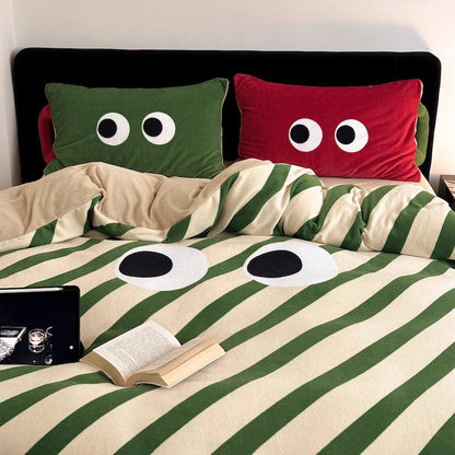Big Eyes Queer Thickened Warm Milk Velvet Four-Piece Coral Bed Set - Harmony Gallery