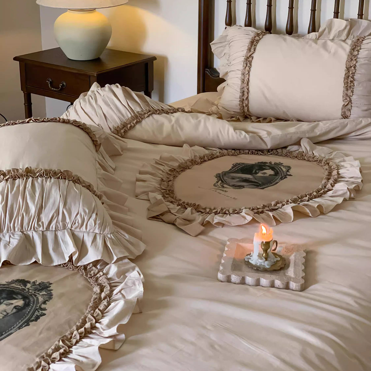 Romantic Paris Dream Four-piece Lace Figure Painting Cotton Bed Set - Harmony Gallery