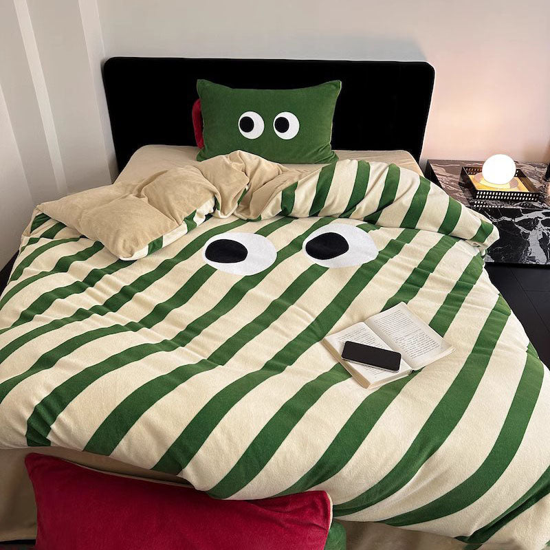 Big Eyes Queer Thickened Warm Milk Velvet Four-Piece Coral Bed Set - Harmony Gallery