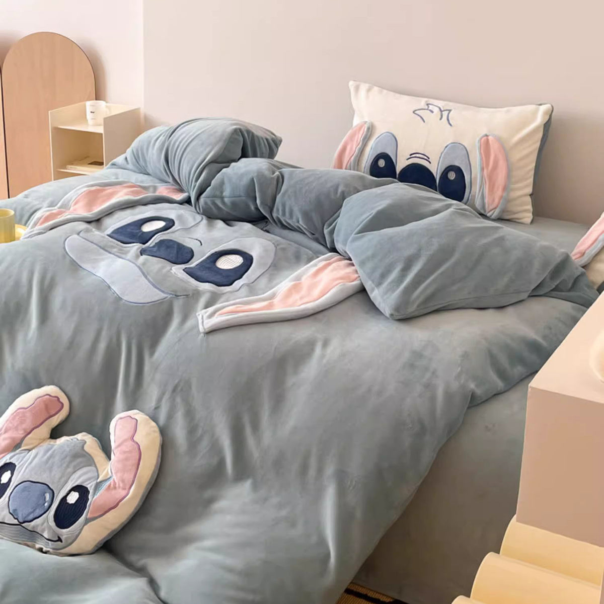 Disney Cartoon Winter Coral Velvet Warm Four-piece Bed Set - Harmony Gallery