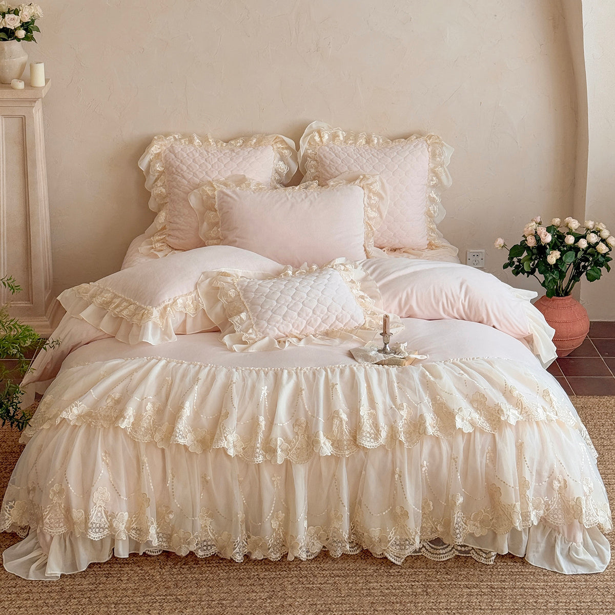 French Romantic Four-Pieces Thickened Warm Double-Sided Baby Lace Trim Bed Set - Harmony Gallery