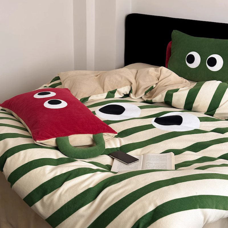 Big Eyes Queer Thickened Warm Milk Velvet Four-Piece Coral Bed Set - Harmony Gallery