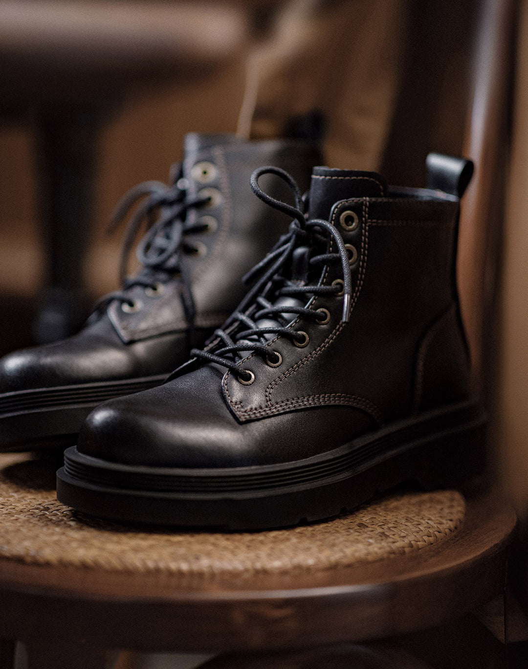 American Retro Work Black Mid-Top Thick-Soled Brogue Men's Boot - Harmony Gallery