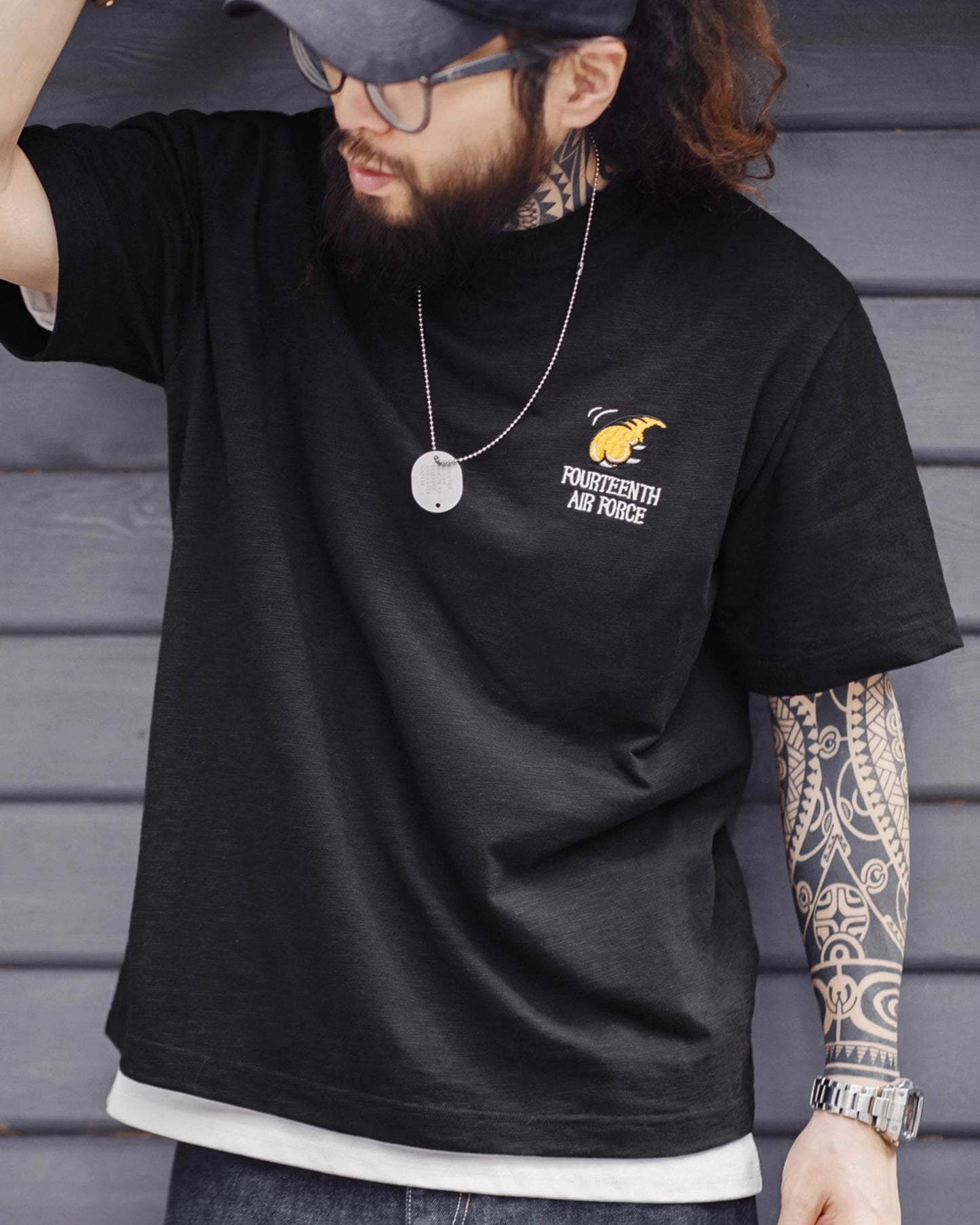 American Retro Embroidered Breathable Right Shoulder Men's T-Shirt - Harmony Gallery