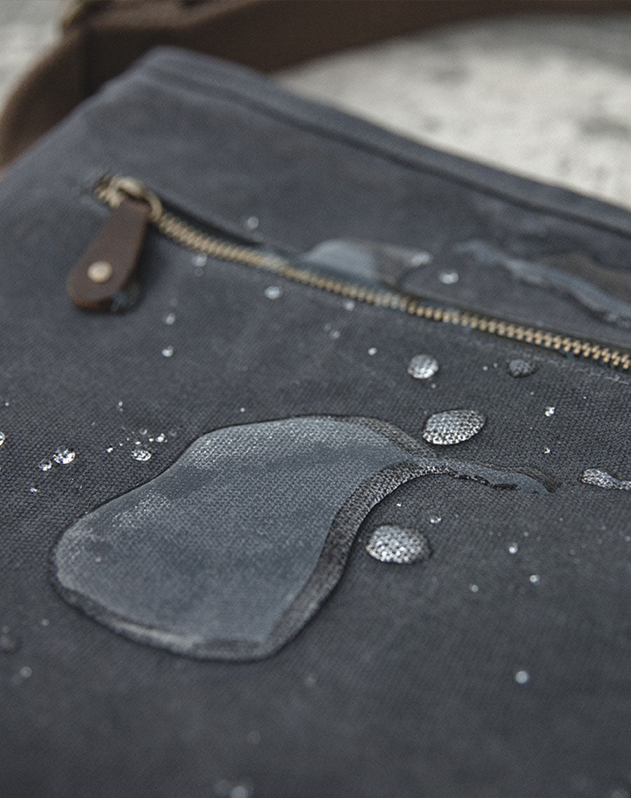 Tooling American Retro Simple Oil Wax Waterproof Canvas Men's Bag - Harmony Gallery