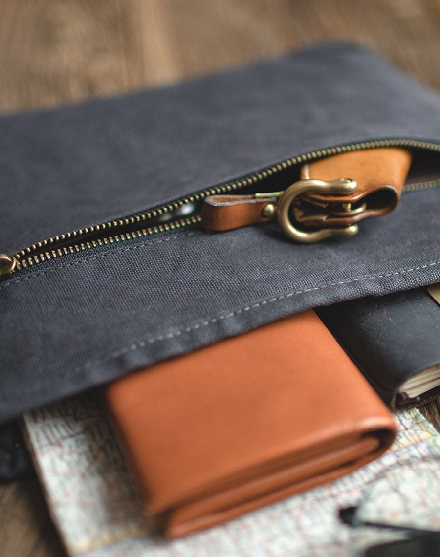 Tooling American Retro Simple Oil Wax Waterproof Canvas Men's Bag - Harmony Gallery