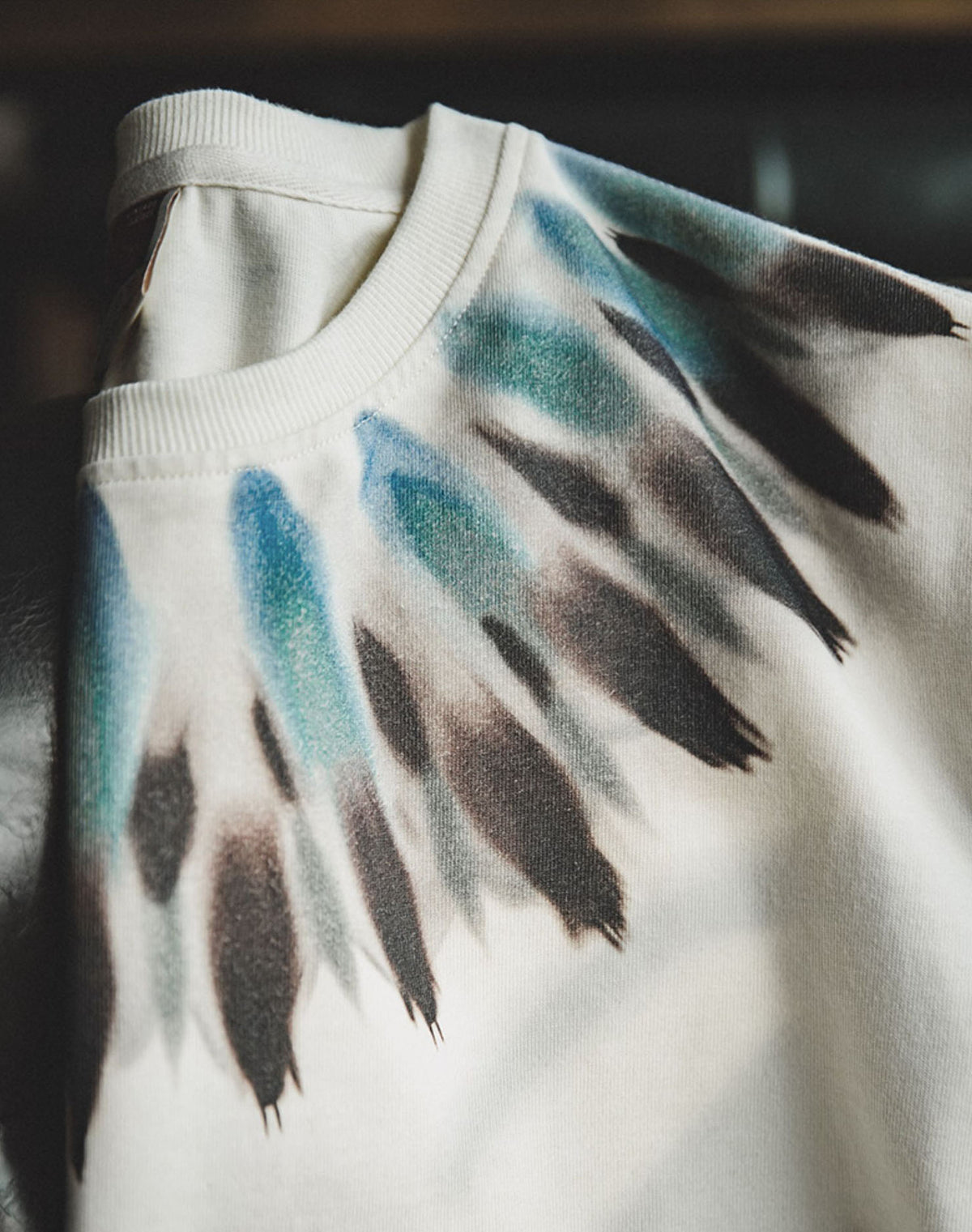 American Retro Feather Print  Loose Ethnic Men's T-Shirt - Harmony Gallery