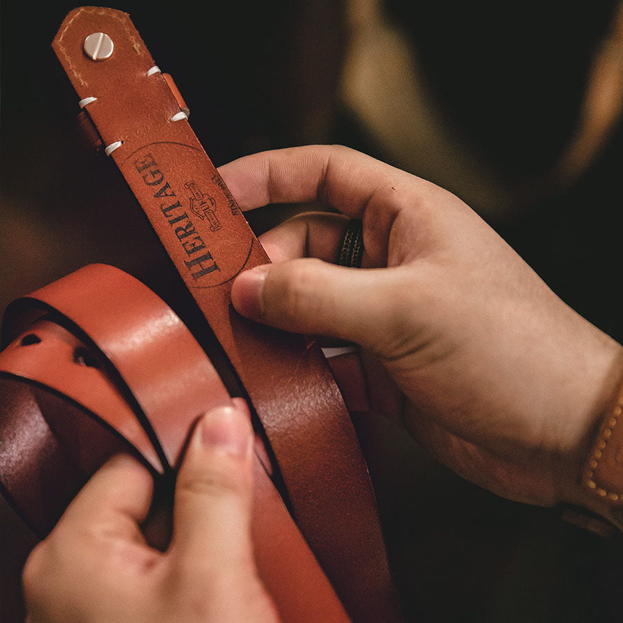 Tooling Retro Tanned Cowhide Old Letters Men's Belt - Harmony Gallery