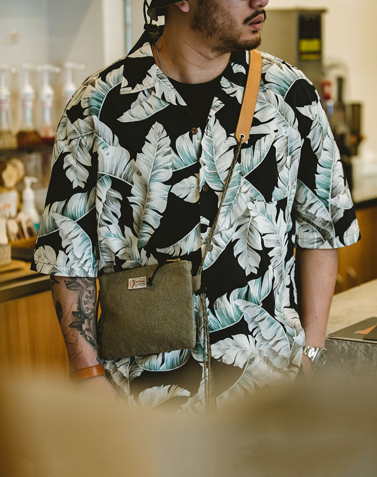 American Retro Hawaiian Banana Leaf Beach Men's Shirt - Harmony Gallery
