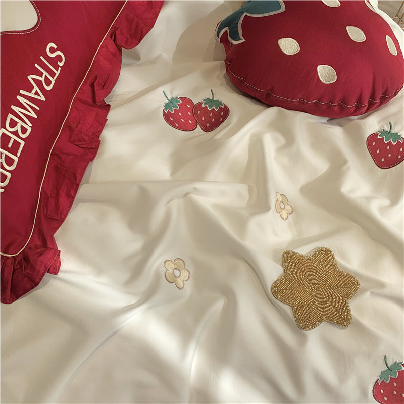 Cream Strawberry Pure Cotton Seven-Piece Ruffled Bed Set - Harmony Gallery